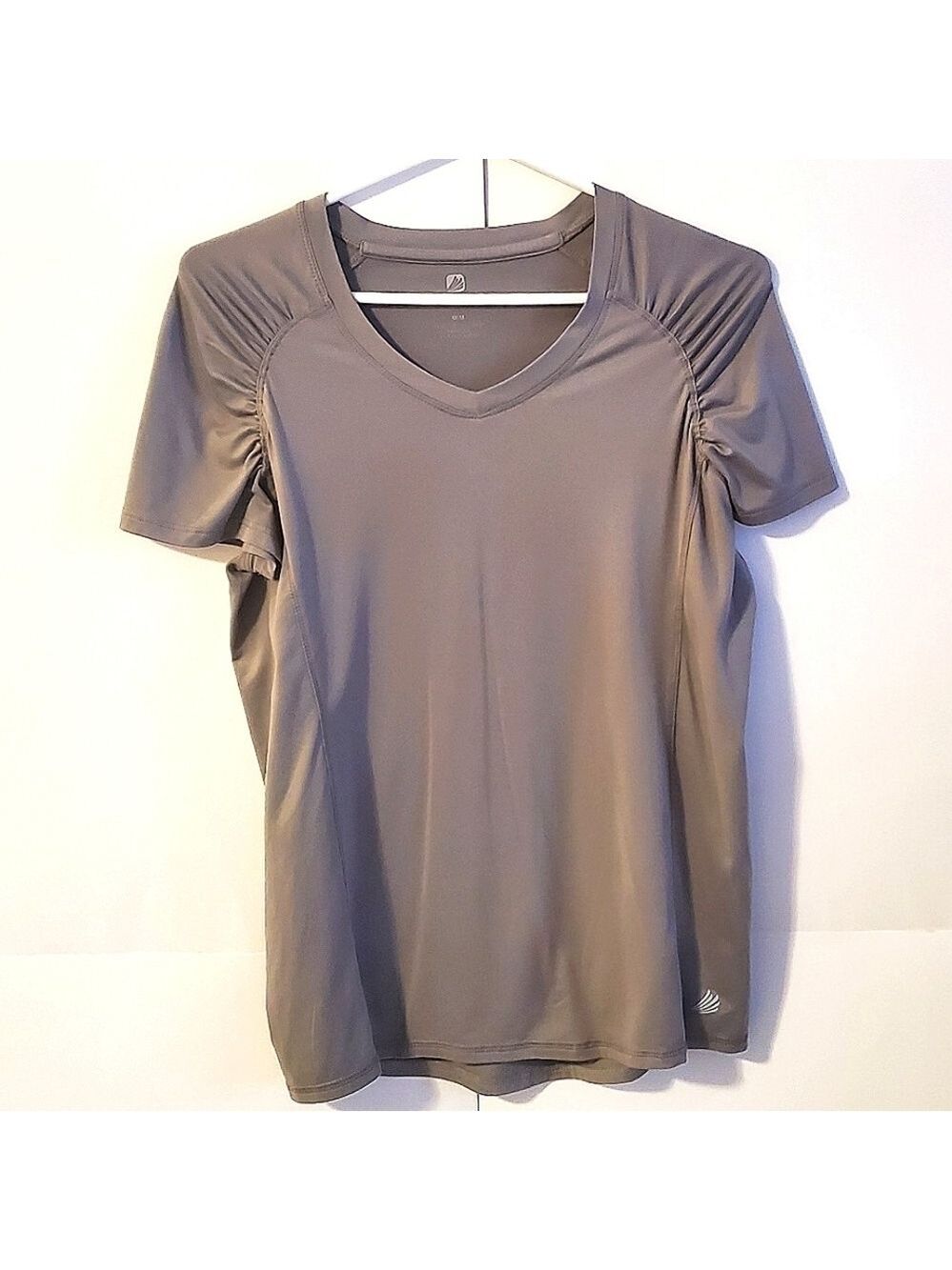 Free Country FREE2B Athletic Top V-Neck Short Sleeves Quick Dry Breathable Gray